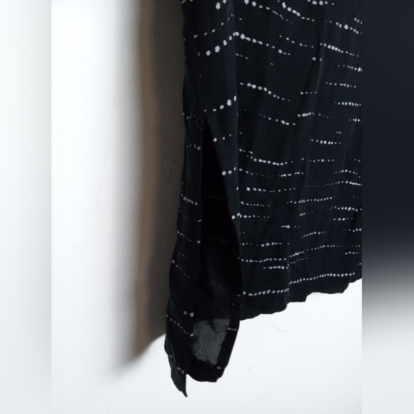 Rena Rowan Black w/White Detail Semi-Sheer 100% Silk Button Up Shirt size 8P - Picture 7 of 7